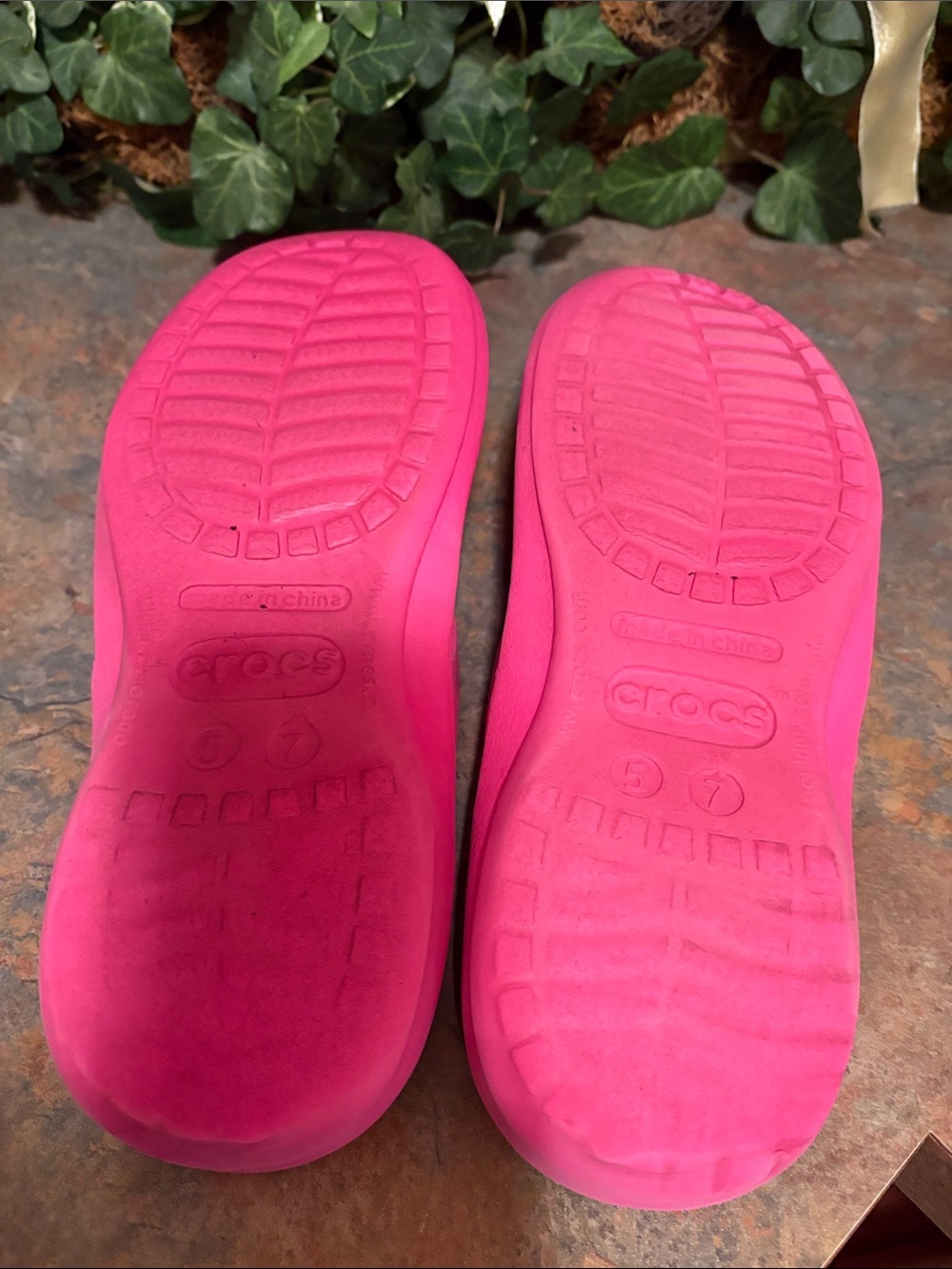 CROCS Kadee II Hot Pink Slip-On Sandal flip flops - Picture 3 of 3